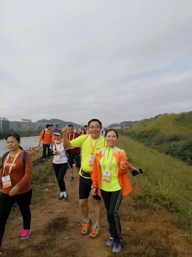 大阵仗:巴陵驴友与鹏城广发联手穿越丹霞山